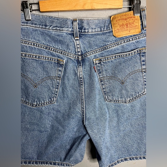 Vintage Levis Shorts Women's 16 Regular Red Tab Denim Mom Jeans Y2K 2000 - Picture 5 of 9